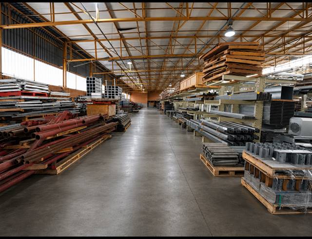2,148M² WAREHOUSE TO LET IN LASER PARK